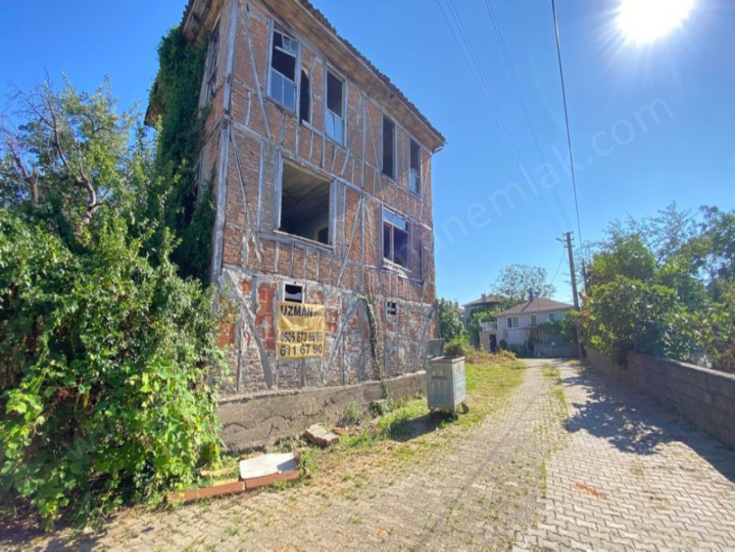 Tarihi Mahhalle Pazarının Yanında Satılık Müstakil Mülk