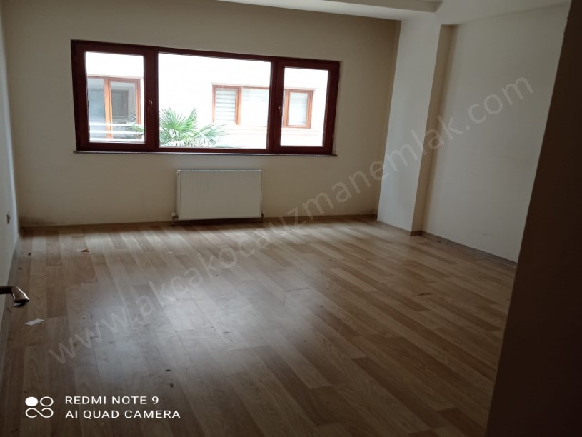 Akça Evlerinde Bahçeli Havuzlu Kiralık Daire