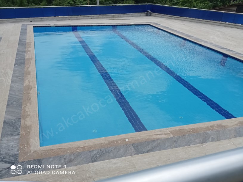 Akça Evlerinde Bahçeli Havuzlu Kiralık Daire