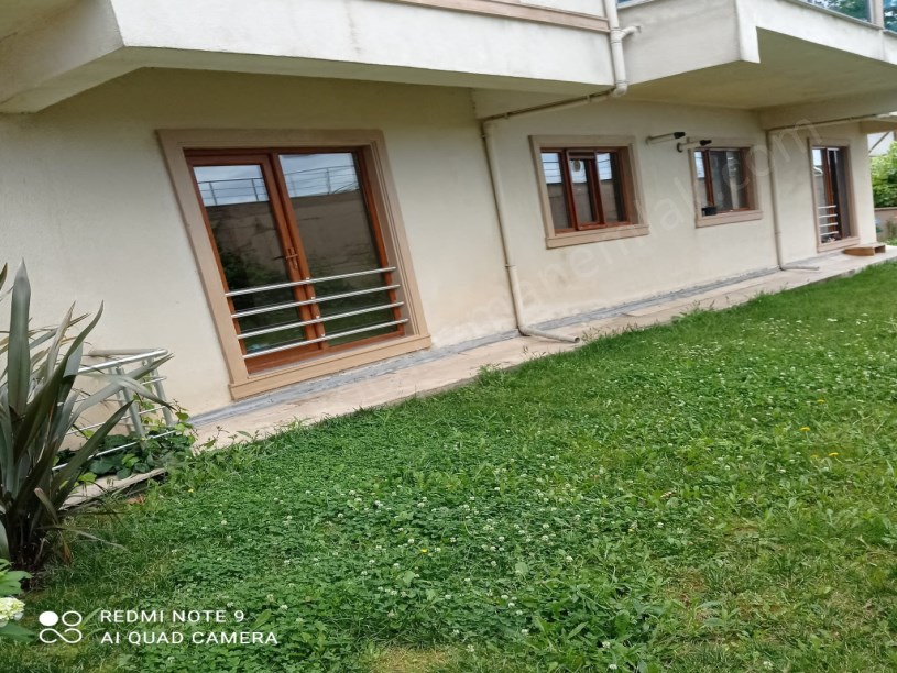 Akça Evlerinde Bahçeli Havuzlu Kiralık Daire