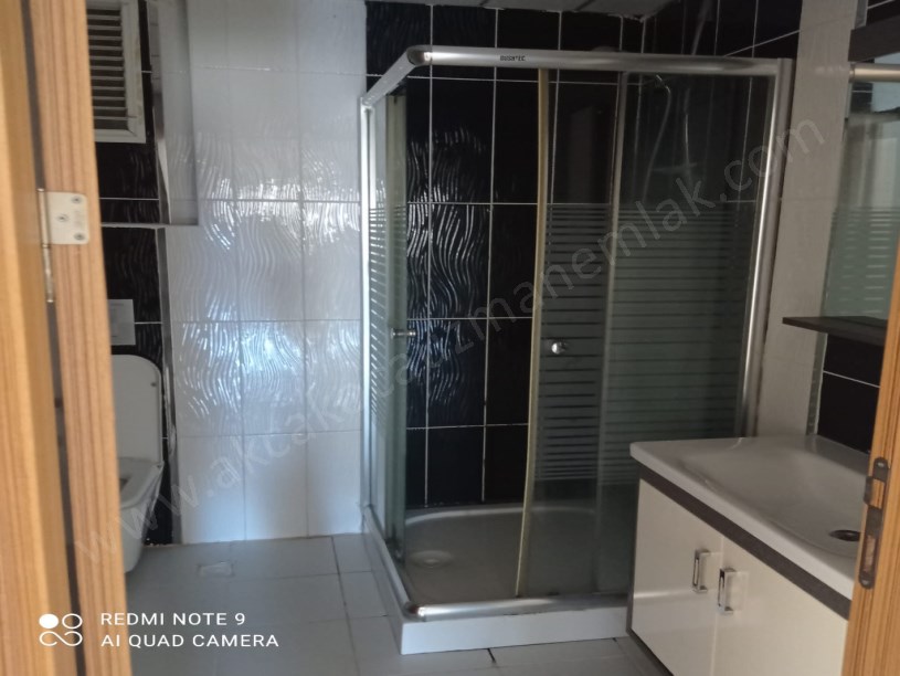 Akça Evlerinde Bahçeli Havuzlu Kiralık Daire