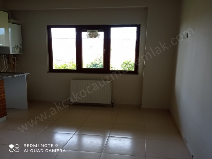 Akça Evlerinde Bahçeli Havuzlu Kiralık Daire