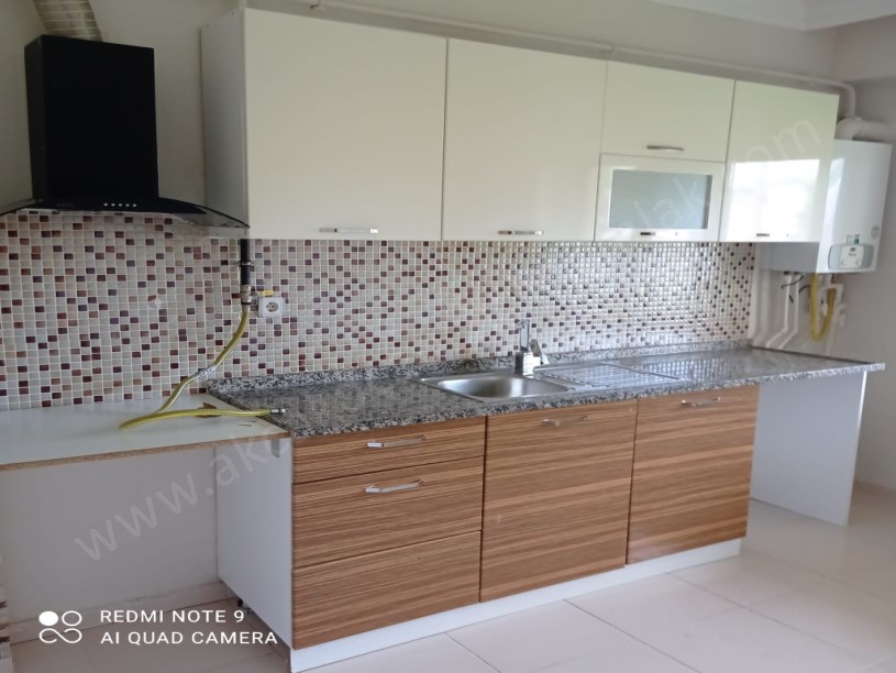 Akça Evlerinde Bahçeli Havuzlu Kiralık Daire