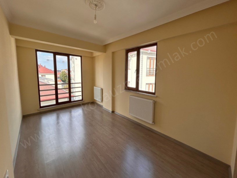 Sosyal Bilimler Lisesi Karşısı Kiralık Daire