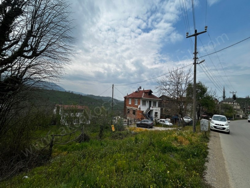 Beyören Köyü İçi Ana Yola Cepheli İmarlı Arsa