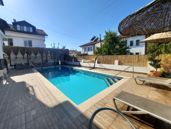 Ulu Cami Köyceğiz Satılık Müstakil Ev |  7+1 Oda | 400M2 25.000.000Tl | Tripleks | Doğalgaz | 4 Banyo | 7 Yatak Odası Resim-2