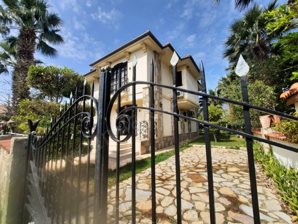 Dalyan Ortaca Satılık Villa |  4+1 Oda | 1080M2 1.100.000$ | Villa Ve Müstakil | Yerden Isıtma | 5 Banyo | 4 Yatak Odası Resim-3