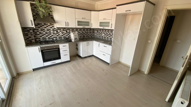 Atatürk Ortaca Satılık Daire |  3+1 Oda | 170M2 6.200.000Tl | 5. Kat | Kat Kaloriferi | 1 Banyo | 3 Yatak Odası Resim-1