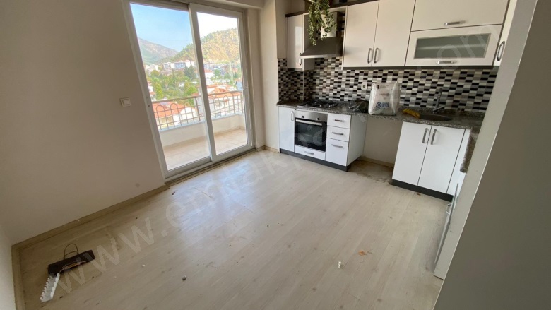 Atatürk Ortaca Satılık Daire |  3+1 Oda | 170M2 6.200.000Tl | 5. Kat | Kat Kaloriferi | 1 Banyo | 3 Yatak Odası Resim-2