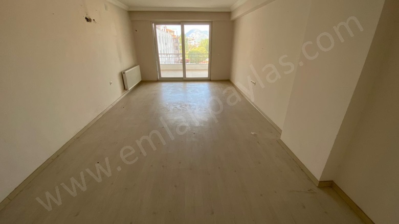 Atatürk Ortaca Satılık Daire |  3+1 Oda | 170M2 6.200.000Tl | 5. Kat | Kat Kaloriferi | 1 Banyo | 3 Yatak Odası Resim-4