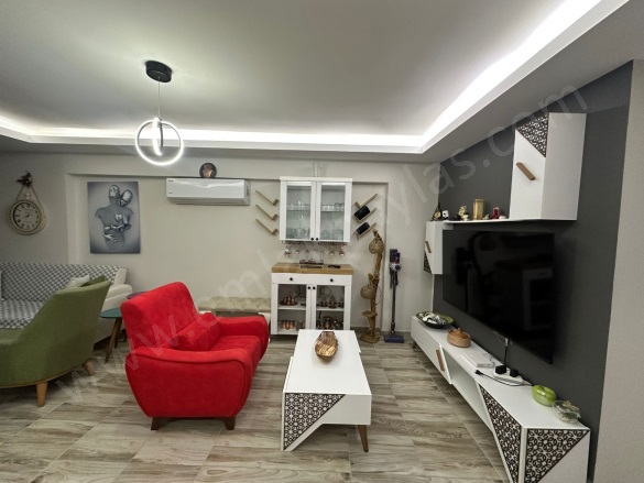 Cumhuriyet Ortaca Satılık Daire |  3+1 Oda | 115M2 9.000.000Tl Eşyalı  | 4. Kat | Klima | 1 Banyo | 3 Yatak Odası Resim-3