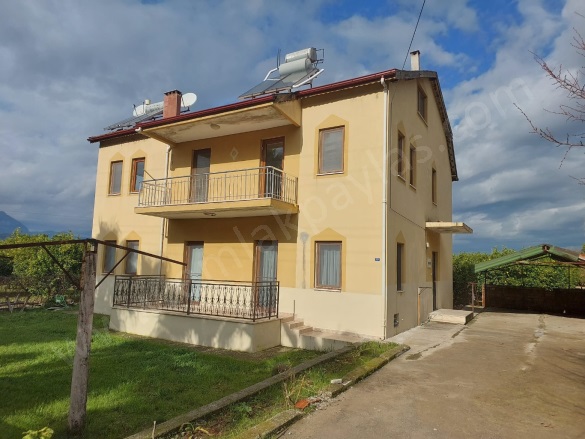 Okçular Ortaca Kiralık Daire |  3+1 Oda | 125M2 Aylık 25.000Tl | 2. Kat | Soba | 1 Banyo | 3 Yatak Odası Resim-1