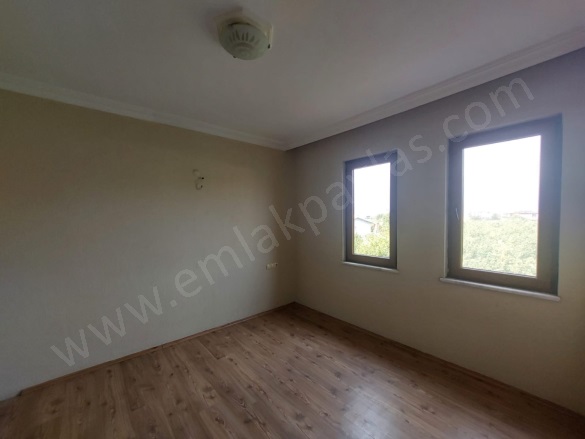 Okçular Ortaca Kiralık Daire |  3+1 Oda | 125M2 Aylık 25.000Tl | 2. Kat | Soba | 1 Banyo | 3 Yatak Odası Resim-4