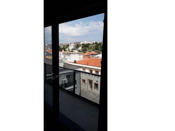 - Çeşme Kiralık Daire |  2+1 Oda | 80M2 Aylık 8.999.999Tl Eşyalı  | 1. Kat | Klima | 1 Banyo | 2 Yatak Odası Resim-2