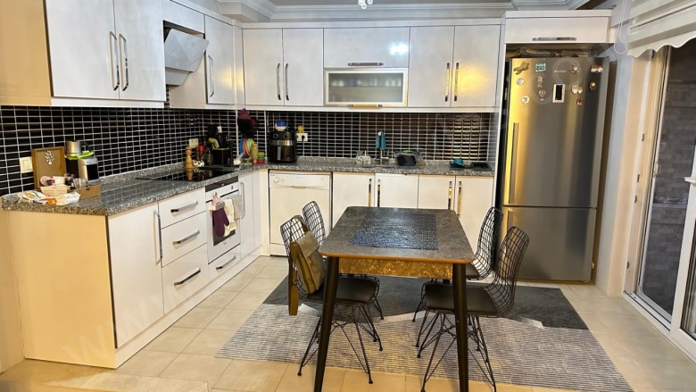 Beşköprü Ortaca Satılık Daire |  3+1 Oda | 138M2 5.250.000Tl Eşyalı  | 4. Kat | Klima | 2 Banyo | 3 Yatak Odası Resim-3