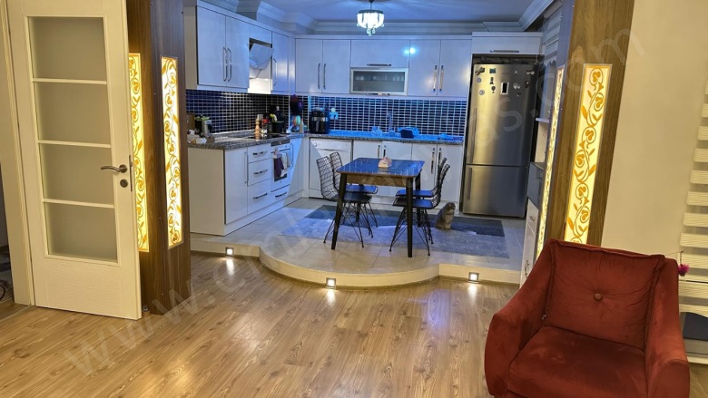 Beşköprü Ortaca Satılık Daire |  3+1 Oda | 138M2 5.250.000Tl Eşyalı  | 4. Kat | Klima | 2 Banyo | 3 Yatak Odası Resim-5