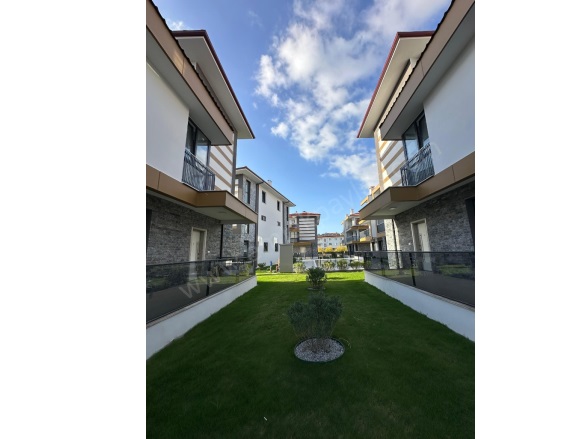 Bahçelievler Ortaca Satılık Villa |  4+1 Oda | 235M2 12.000.000Tl  Krediye Uygun  | Villa | Yerden Isıtma | 2 Banyo | 4 Yatak Odası Resim-3