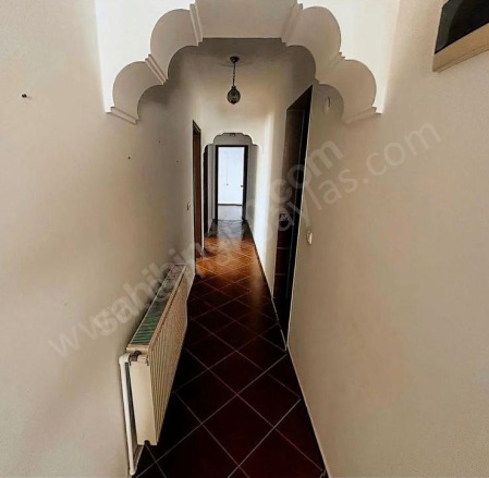 Merkez Dalaman Satılık Daire |  3+1 Oda | 140M2 3.350.000Tl | 4. Kat | Klima | 1 Banyo | 3 Yatak Odası Resim-4