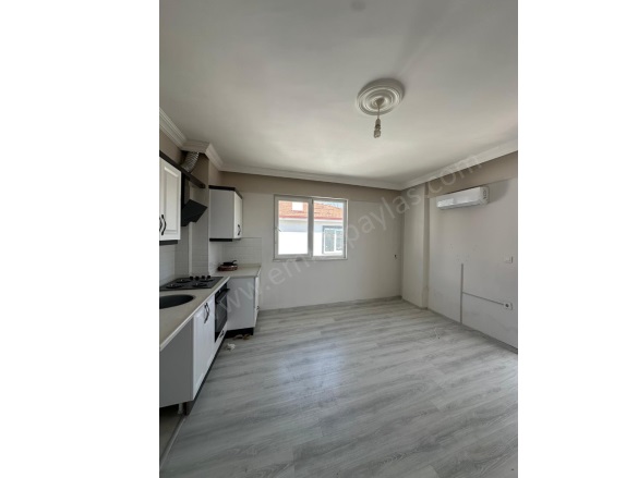 Cumhuriyet Ortaca Satılık Daire |  1+1 Oda | 60M2 2.750.000Tl  Krediye Uygun  | 3. Kat | Klima | 1 Banyo | 1 Yatak Odası Resim-4