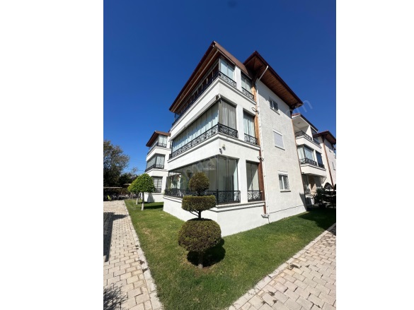 Bahçelievler Ortaca Satılık Daire |  3+1 Oda | 110M2 6.600.000Tl | Giriş Katı | Yerden Isıtma | 1 Banyo | 3 Yatak Odası Resim-1