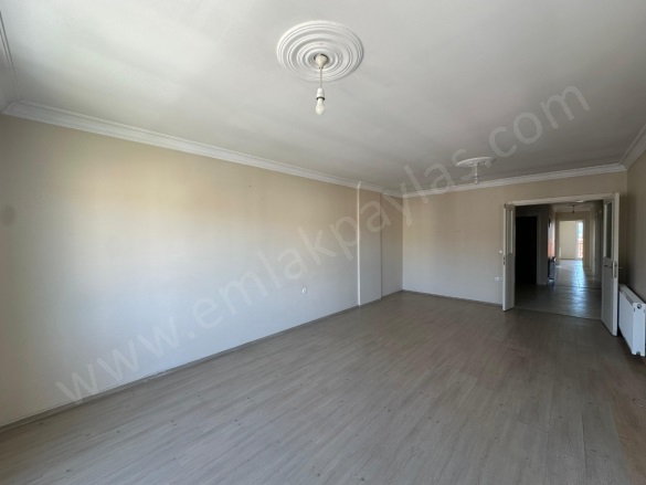 Karaburun Ortaca Satılık Daire |  3+1 Oda | 165M2 5.650.000Tl | 5. Kat | Kat Kaloriferi | 2 Banyo | 3 Yatak Odası Resim-4