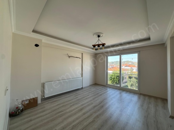 Karaburun Ortaca Satılık Daire |  3+1 Oda | 120M2 4.750.000Tl  Krediye Uygun  | 3. Kat | Kat Kaloriferi | 2 Banyo | 3 Yatak Odası Resim-1