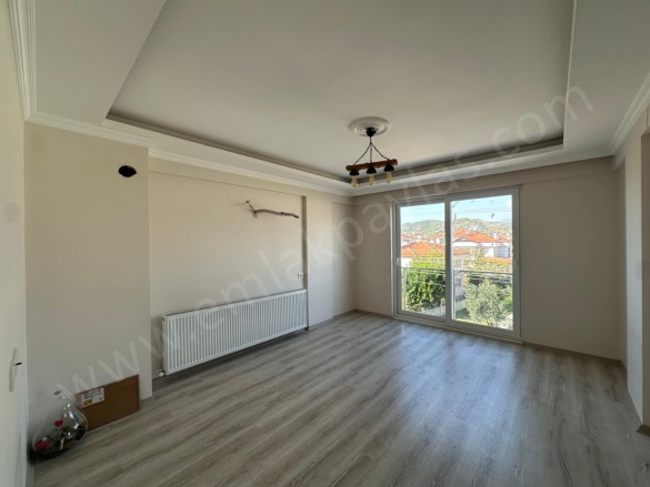 Karaburun Ortaca Satılık Daire |  3+1 Oda | 120M2 4.750.000Tl  Krediye Uygun  | 3. Kat | Kat Kaloriferi | 2 Banyo | 3 Yatak Odası Resim-3