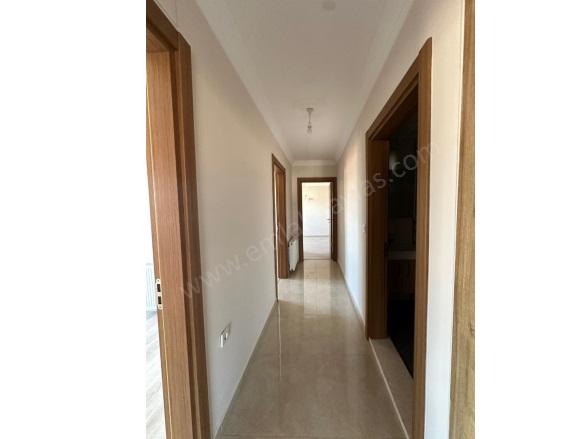 Karaburun Ortaca Satılık Daire |  3+1 Oda | 120M2 4.750.000Tl  Krediye Uygun  | 3. Kat | Kat Kaloriferi | 2 Banyo | 3 Yatak Odası Resim-4