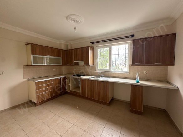 Cumhuriyet Ortaca Kiralık Daire |  3+1 Oda | 145M2 Aylık 25.000Tl | Yüksek Giriş | Klima | 1 Banyo | 3 Yatak Odası Resim-2