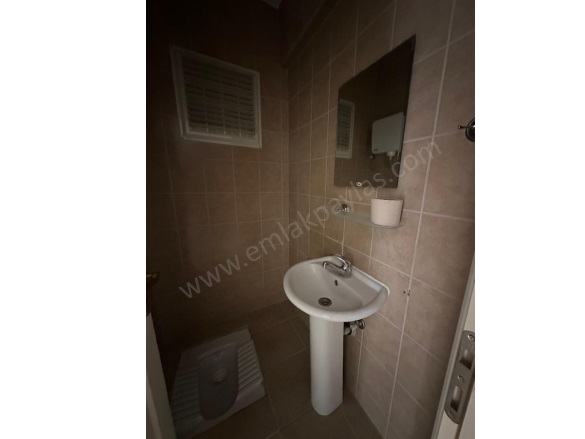 Cumhuriyet Ortaca Kiralık Daire |  3+1 Oda | 145M2 Aylık 25.000Tl | Yüksek Giriş | Klima | 1 Banyo | 3 Yatak Odası Resim-3