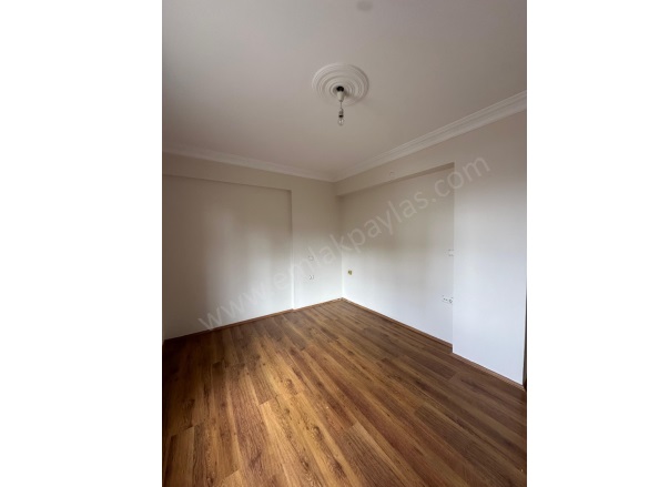 Cumhuriyet Ortaca Kiralık Daire |  3+1 Oda | 145M2 Aylık 25.000Tl | Yüksek Giriş | Klima | 1 Banyo | 3 Yatak Odası Resim-5