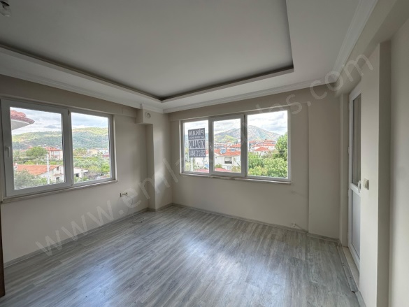 Cumhuriyet Ortaca Kiralık Daire |  3+1 Oda | 110M2 Aylık 23.000Tl | 3. Kat | Klima | 2 Banyo | 3 Yatak Odası Resim-4