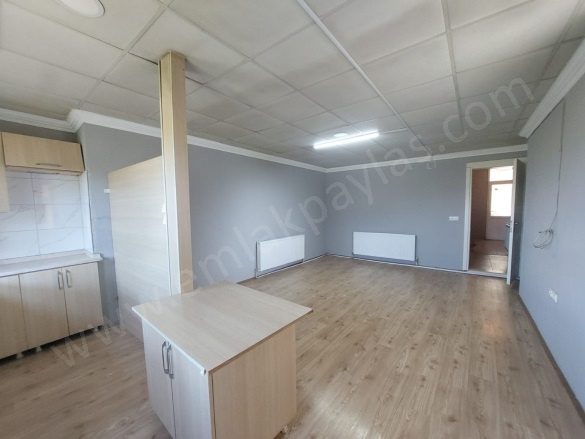Eskiköy Ortaca Kiralık Daire |  1+1 Oda | 80M2 Aylık 12.500Tl | Giriş Katı | Kat Kaloriferi | 1 Banyo | 1 Yatak Odası Resim-3