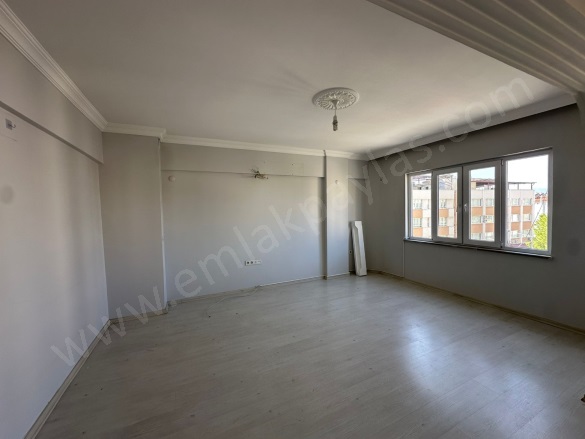 Atatürk Ortaca Satılık Daire |  2+1 Oda | 115M2 3.150.000Tl | 3. Kat | Klima | 1 Banyo | 2 Yatak Odası Resim-3