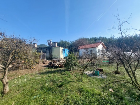 Kavakarası Köyceğiz Satılık Müstakil Ev |  2+1 Oda | 400M2 9.500.000Tl | Müstakil | Soba | 1 Banyo | 2 Yatak Odası Resim-1