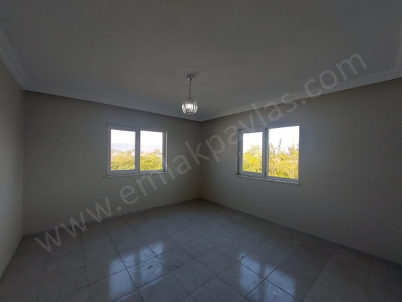 Eskiköy Ortaca Kiralık Daire |  3+1 Oda | 120M2 Aylık 25.000Tl | 2. Kat | Klima | 1 Banyo | 3 Yatak Odası Resim-1