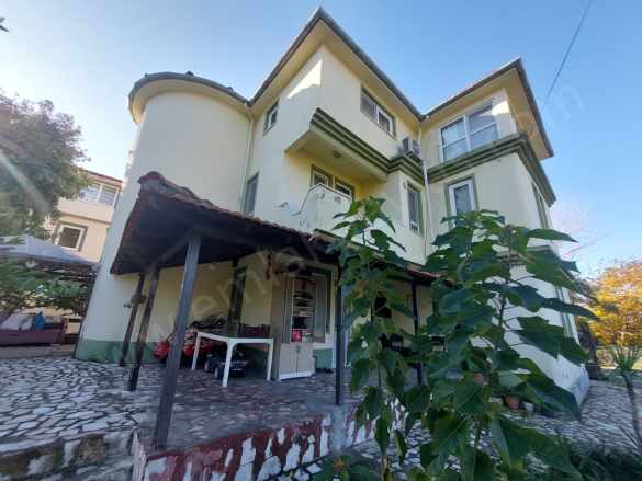 Ortaca Kemaliye De 645 M2 Arazide 4+1 Ve 3+1 Yüzme Havuzlu Ev Satılık Müstakil Veya Takas