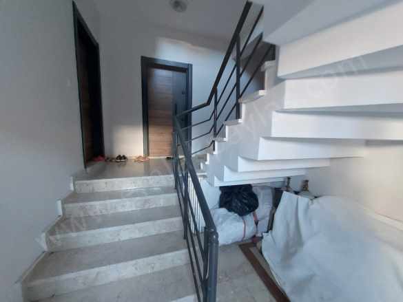 Ortaca Marmarlıda Bahçeli 150 M2 3+1 Üst Kat Eşyasız Kiralık Daire Okçular