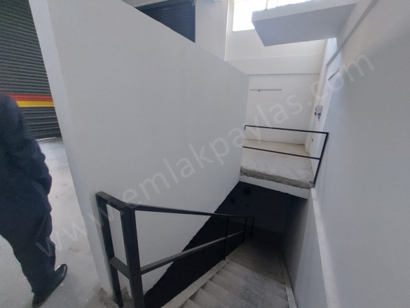 Karaburun Ortaca Satılık İşyeri |  1 Oda | 75M2 7.000.000Tl | Zemin Kat Resim-4