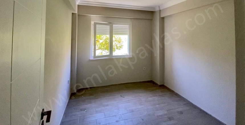 Atatürk Ortaca Satılık Daire |  3+1 Oda | 140M2 7.750.000Tl | Yüksek Giriş | Klima | 2 Banyo | 3 Yatak Odası Resim-5