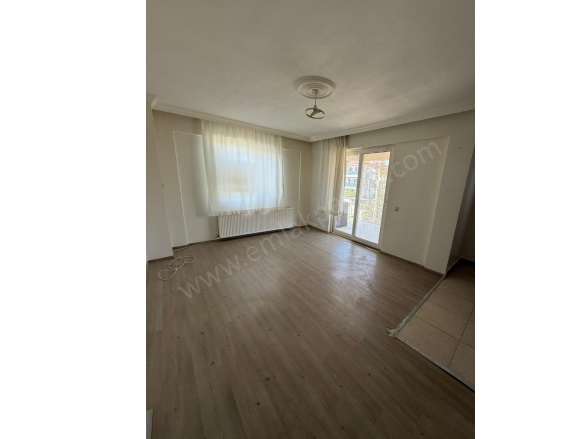 Cumhuriyet Ortaca Satılık Daire |  90M2 4.250.000Tl | 2. Kat | Klima | 1 Banyo | 2 Yatak Odası Resim-1