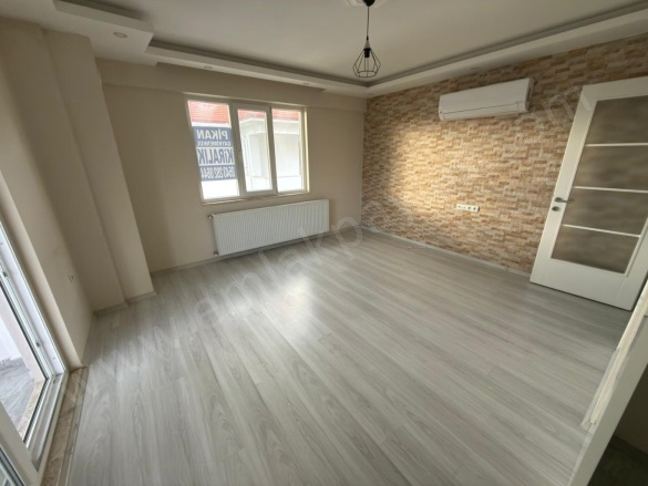 Bahçelievler Ortaca Kiralık Daire |  2+1 Oda | 85M2 Aylık 25.000Tl | 3. Kat | Klima | 1 Banyo | 2 Yatak Odası Resim-4