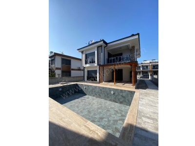 Dalamanda 600 M2 Müstakil Arsada Ortak Havuzlu Sıfır Dubleks Satılık Villa 3+1