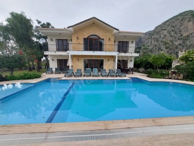 Muğla Dalyanda 1000 M2 Arazide 4+1 Lüx Eşyalı Olarak Satılık Villa Ortaca