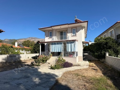 Köyceğizde 2 Daire Komple Ve Arsası Satılık Bina 2+1 Gelişim