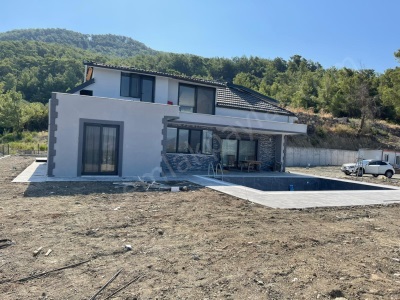 Dalaman Gürköy Mevkii 1800M2 Arazi Alan İçerisinde 300M2 Satılık Villa 4+1 Havuzlu