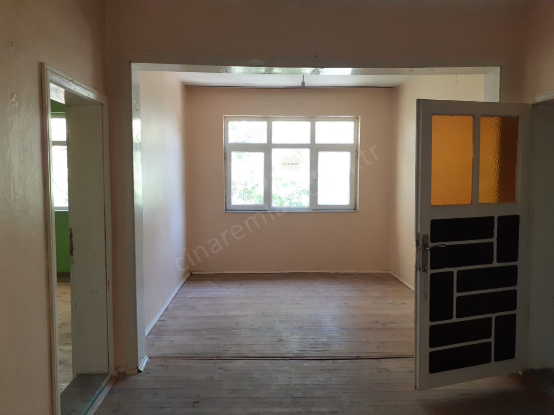 YUNUSEMREDE ( KÜME EVLER) BAHÇELİ İÇİ NORMAL YAPILI KİRALIK DAİRE