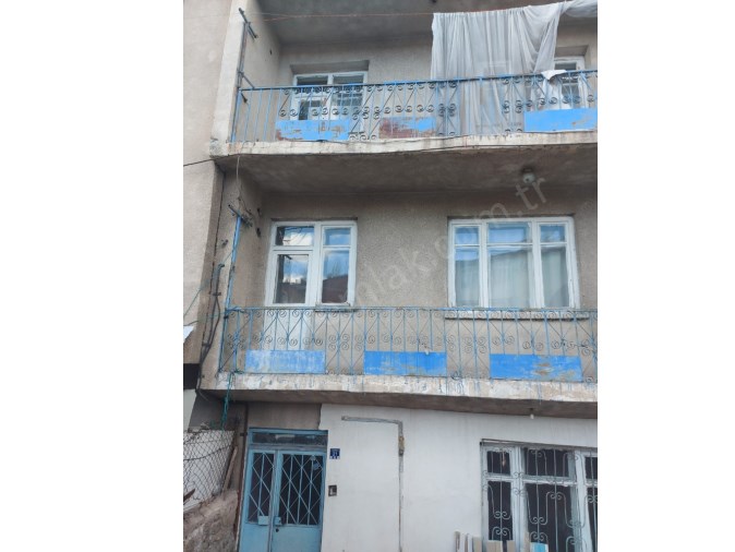 YUNUSEMREDE BAHÇELİ 264 m² SATILIK 3 KATLI BİNA ÇINARDAN İlan No: 3820
