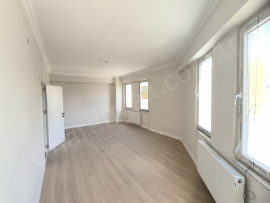 ŞEHİR MERKEZİNDE KAT VE CEPHE SEÇENEKLİ 3+1 KİRALIK LÜKS OFİS&BÜRO İlan No:4392