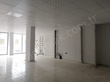 YILDIZKENTTE ANA CADDE ÜZERİNDE SATILIK İŞYERİ ÇINARDAN İlan No: 4541